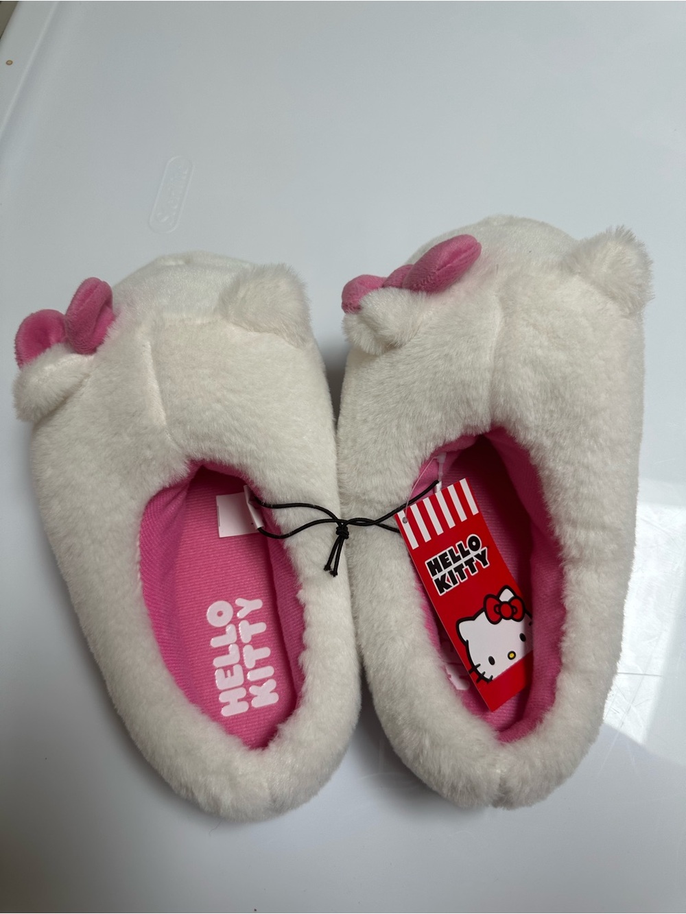 Hello Kitty Slippers NWT! - Picture 2 of 5
